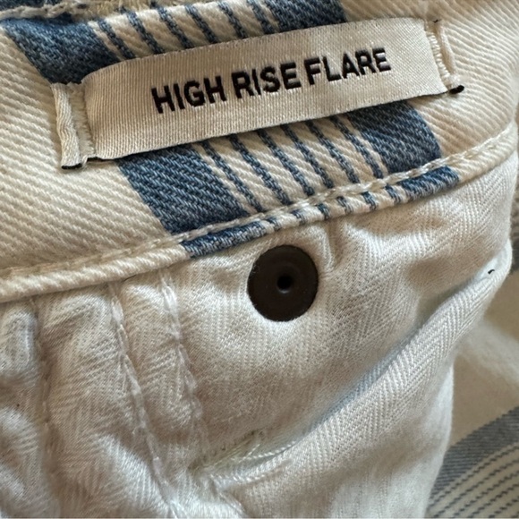 Wrangler Blue and White Striped Hi-Rise Flare Jeans - size 31 - Picture 8 of 12